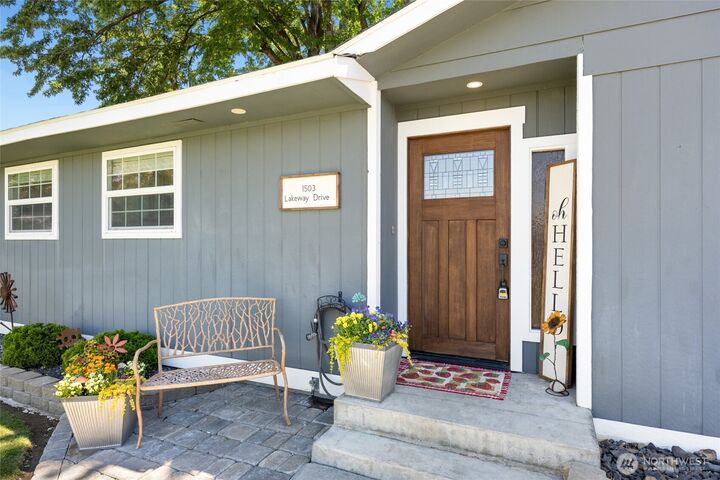 Property Photo: 1503 S Lakeway Drive WA 98837