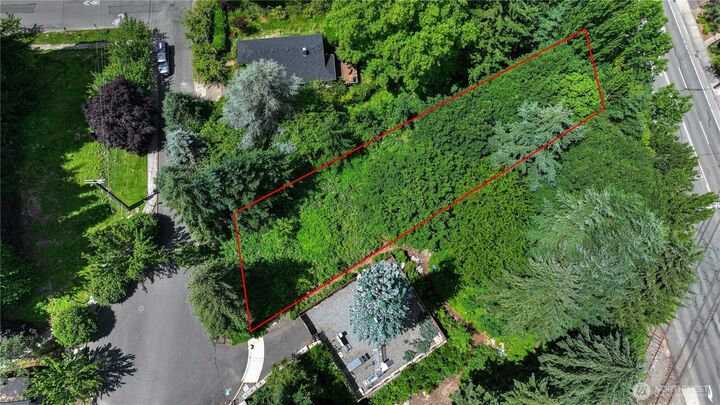 Property Photo: 710 11th Avenue SE WA 98501