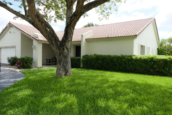 Property Photo: 1066 NW 97th Avenue FL 33322