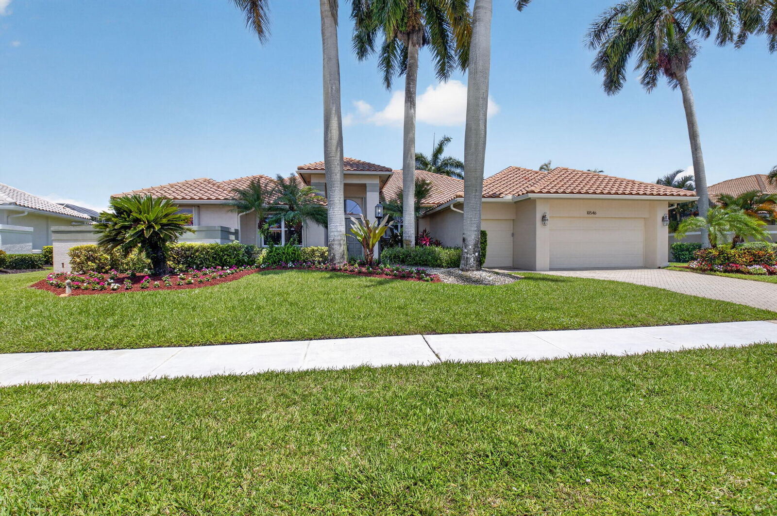 Property Photo: 10546 Stonebridge Boulevard FL 33498