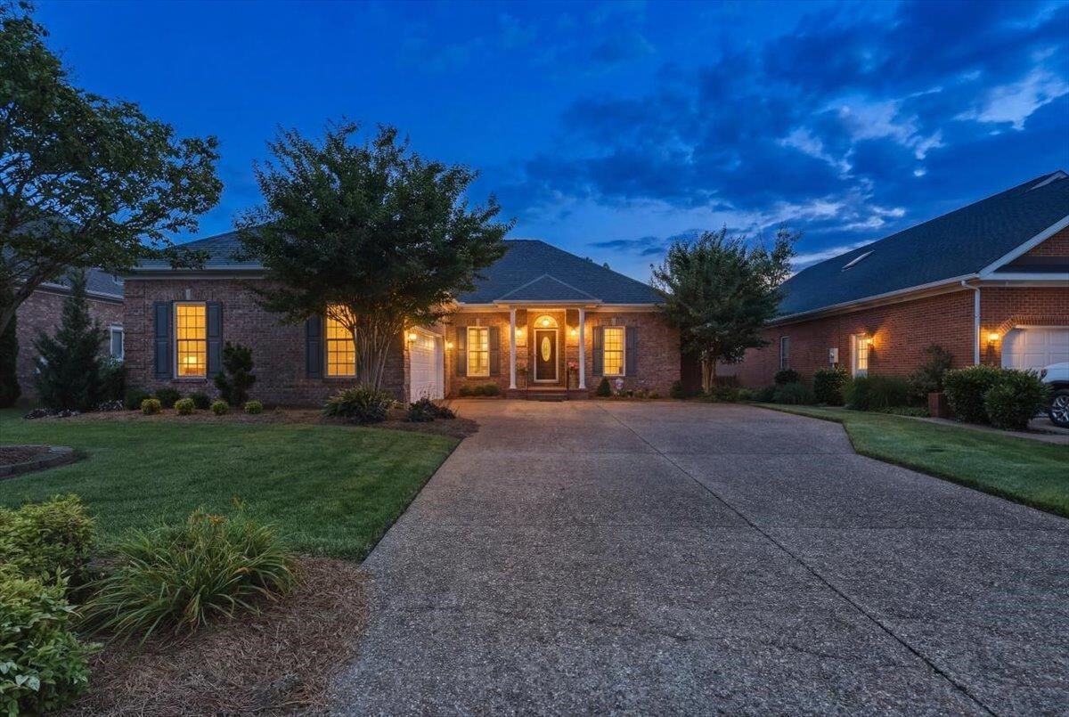 Property Photo:  1605 Camden Court  KY 42103 