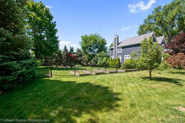 Property Photo: 935 Simpson Street MI 48170