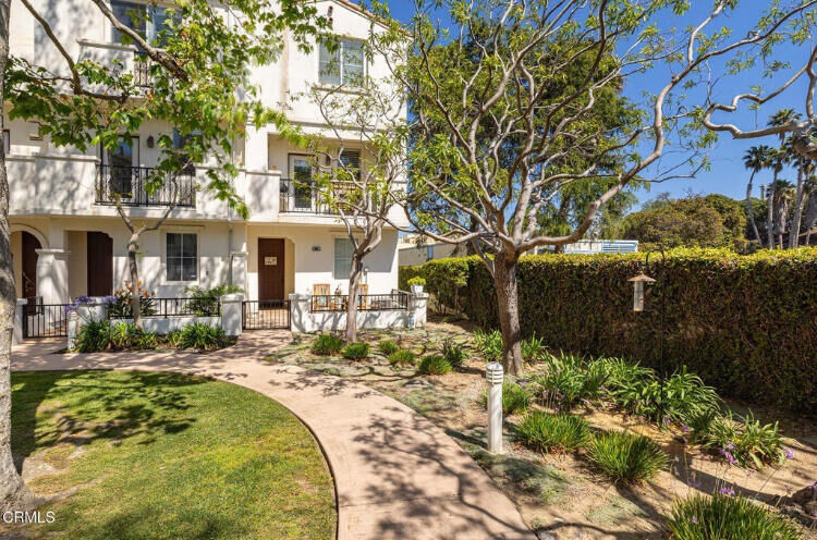 Property Photo:  148 Beach Side Court  CA 93001 