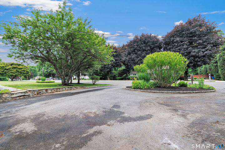 Property Photo:  17 Woodlawn Road  CT 06468 
