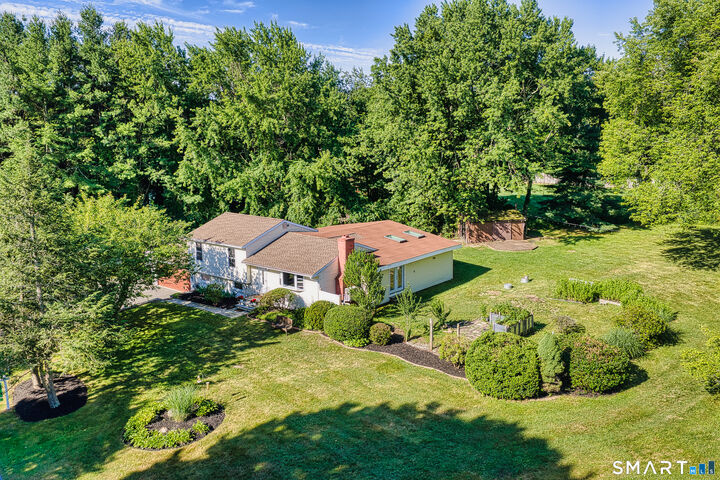 Property Photo:  17 Woodlawn Road  CT 06468 