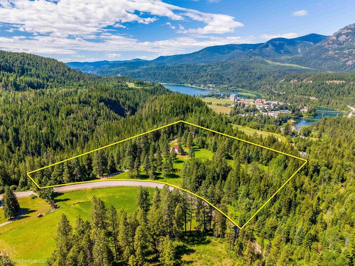 Property Photo: 17151 Sullivan Lake Rd WA 99139
