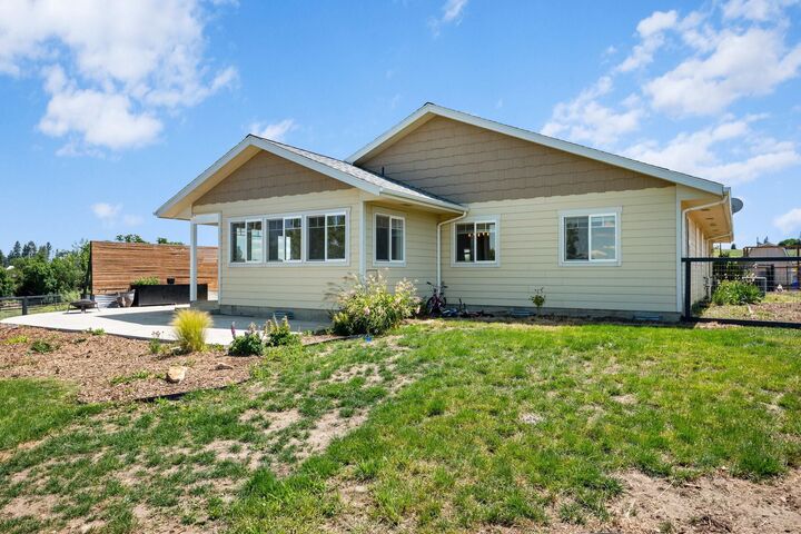 Property Photo: 7706 E Bigelow Gulch Rd WA 99217