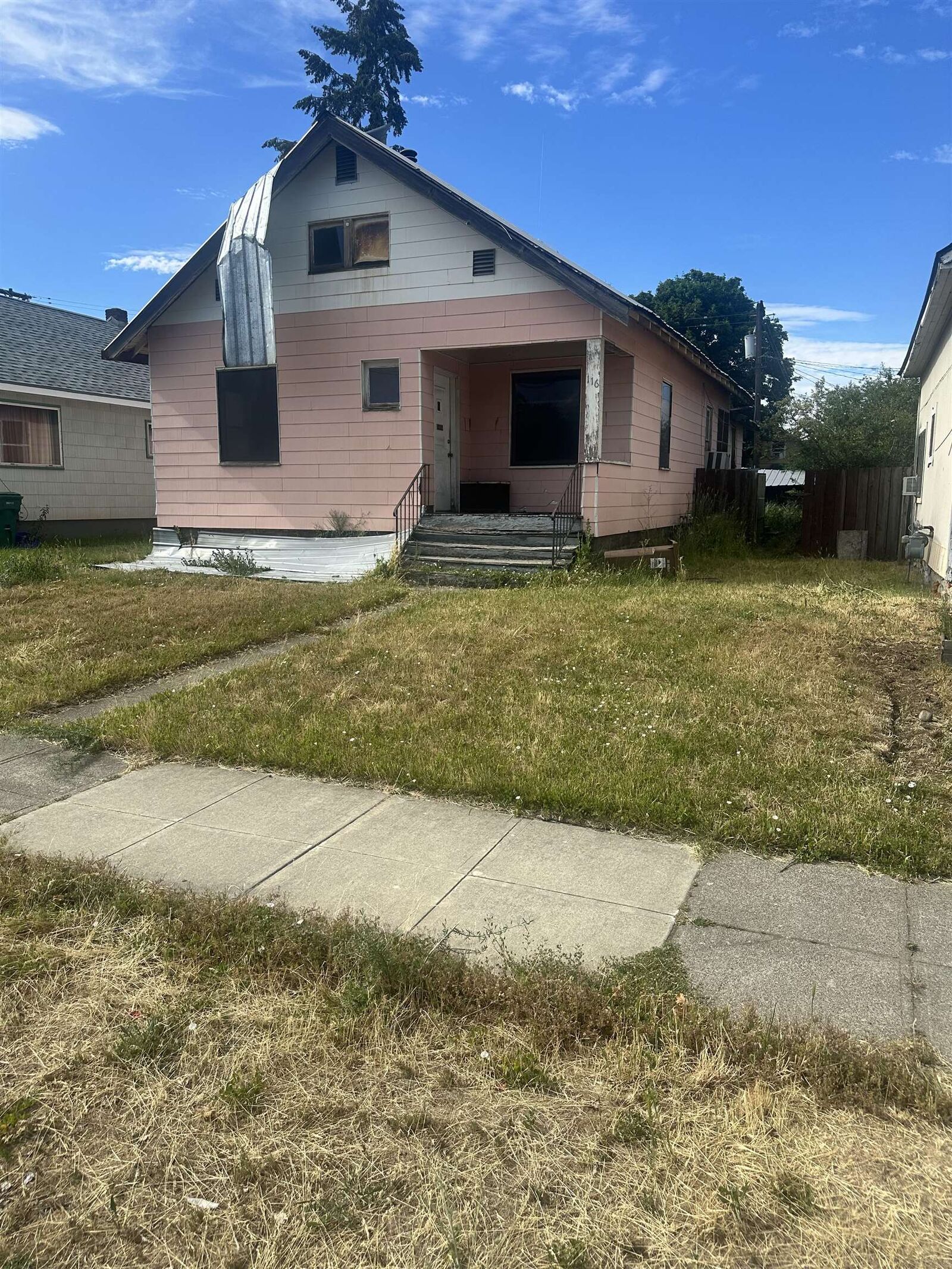 Property Photo:  116 W Mansfield Ave  WA 99205 