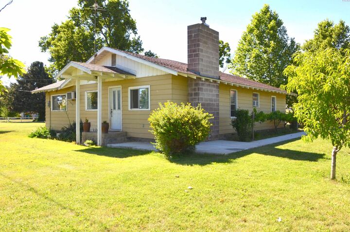 Property Photo:  148501 W North River Road  WA 99350 