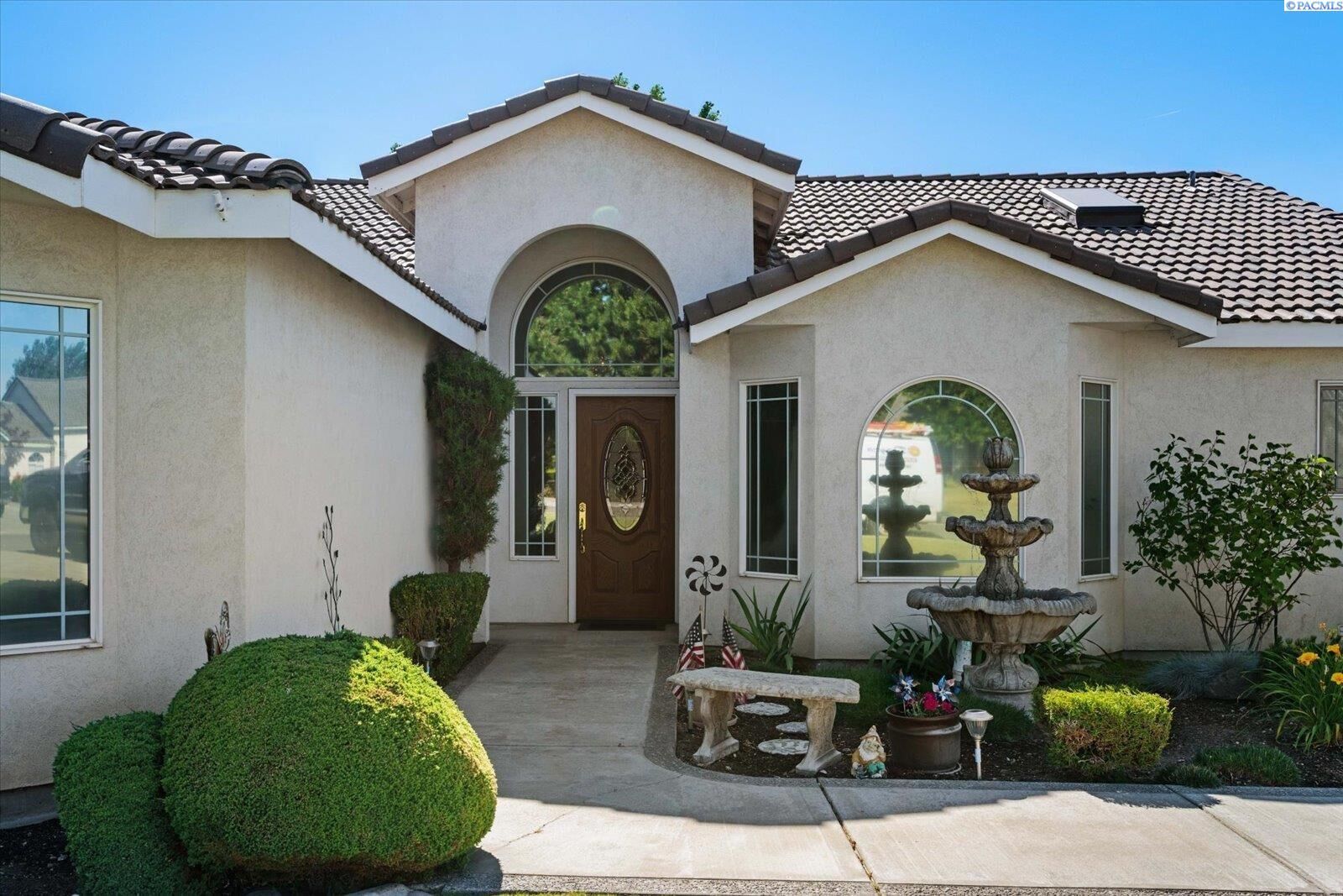 Property Photo: 5703 Mulberry Dr WA 99353