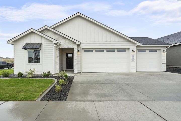 Property Photo: 3721 Morningside Parkway WA 99352