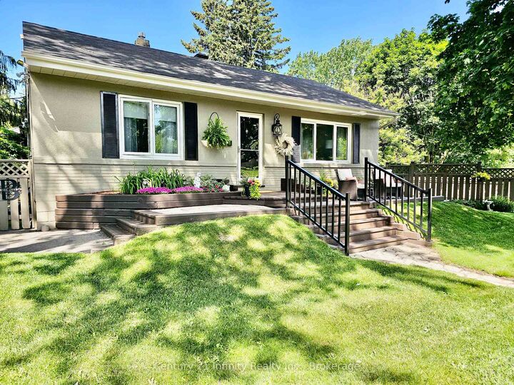 Property Photo: 43 Colonial Avenue ON M1M 2C3