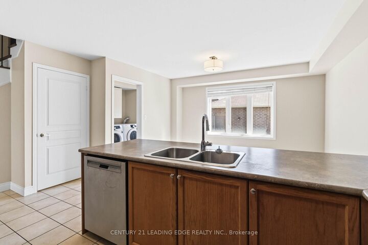 Property Photo:  3201 Neyagawa Boulevard  ON L6M 4M2 