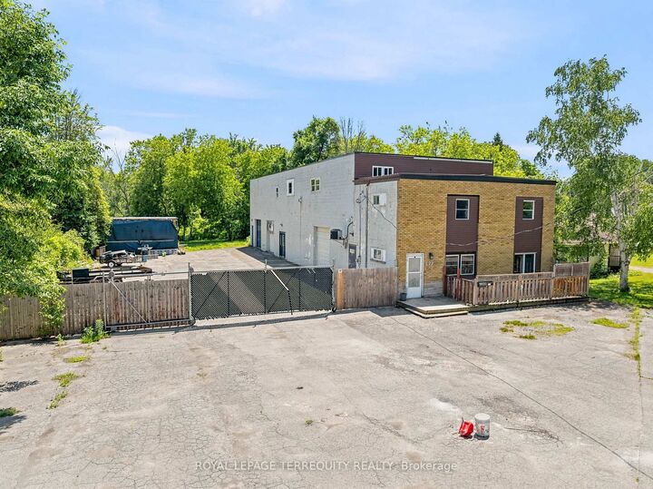 177 W Davis Street — photo 1