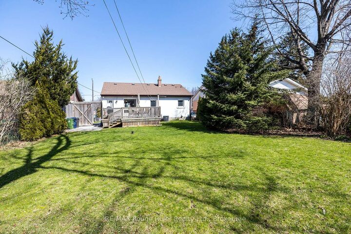 Property Photo: 9 Granard Boulevard ON M1M 2C9