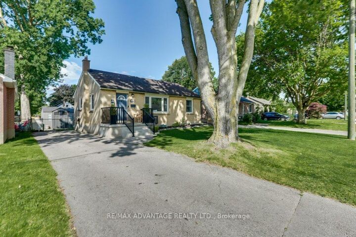 Property Photo: 319 Manitoba Street ON N5W 4W2