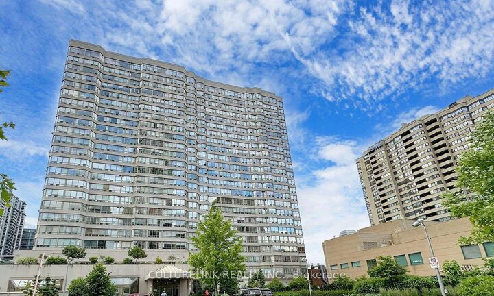 30 Greenfield Avenue 2215 — photo 1