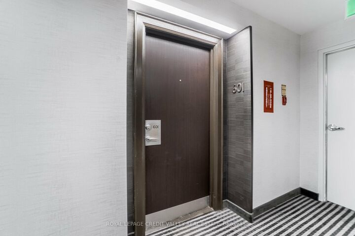 Property Photo: 360 Bloor Street E 601 ON M4W 3M3