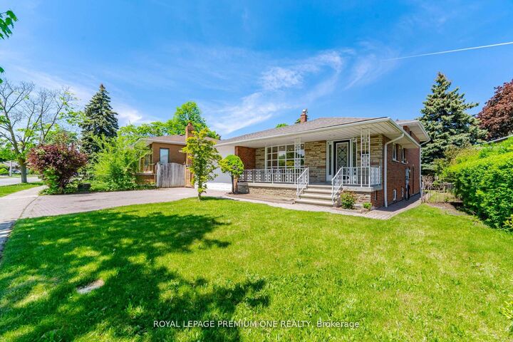 Property Photo: 3195 Golden Orchard Drive ON L4Y 3G7