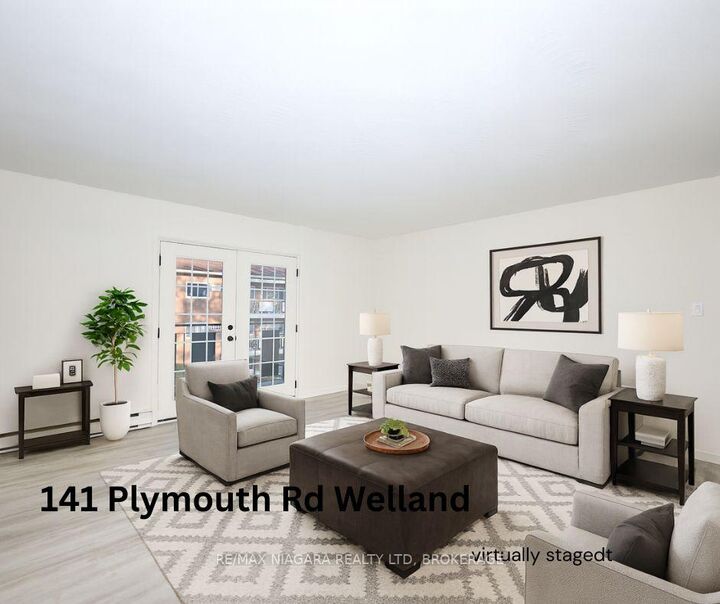 Property Photo:  141 Plymouth Road Unit 2  ON L3B 3C8 