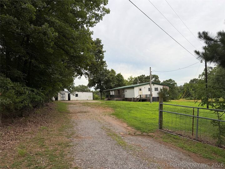 Property Photo: 5219 W 826 Road OK 74434