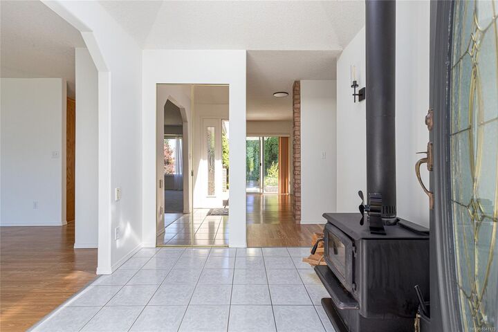 Property Photo: 813 Cameron Way BC V9G 1N3