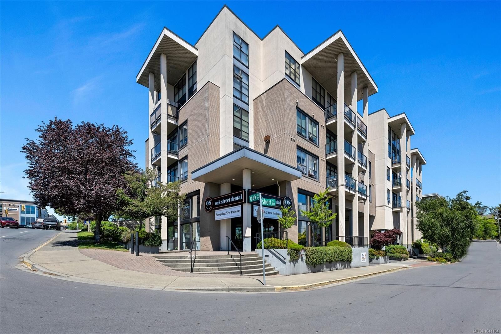 Property Photo:  820 Short St #106  BC V8X 2V6 