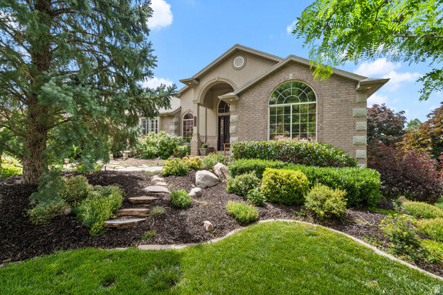 Property Photo:  861 E 3450 N  UT 84414 