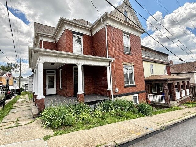 Property Photo: 18 Observatory St PA 15665