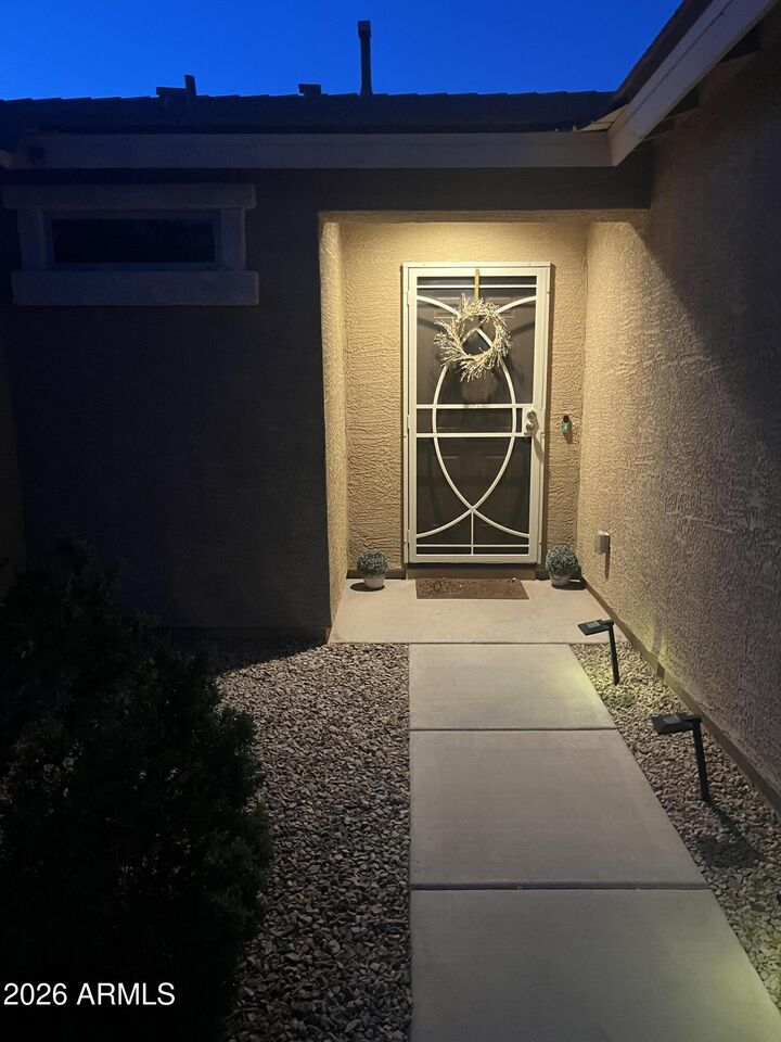 Property Photo:  808 W Caroline Street  AZ 85128 