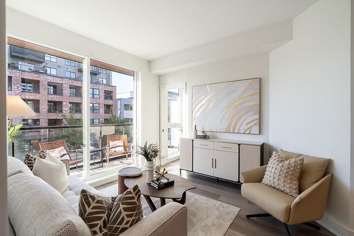 422 Lakewood Drive 202 — photo 1