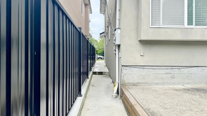 Property Photo:  