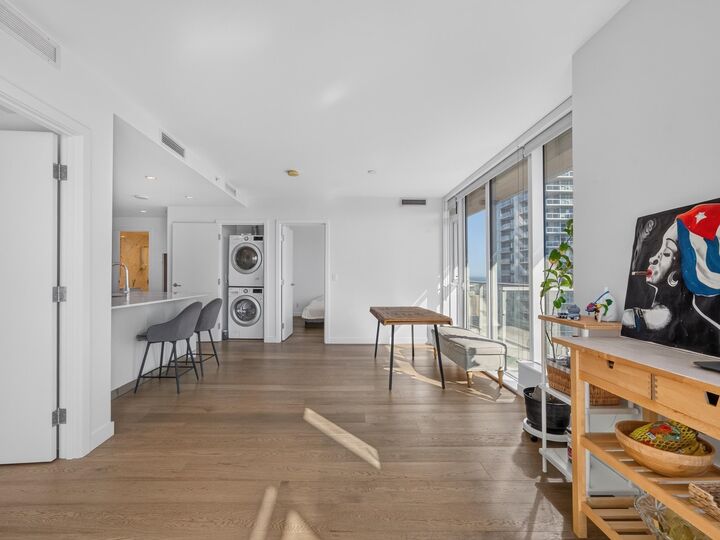 Property Photo: 6000 McKay Avenue 2904 BC V5H 0K2