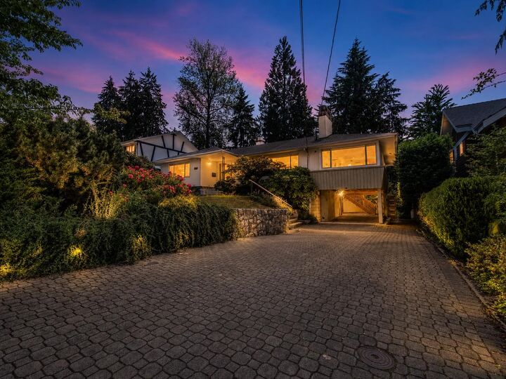 Property Photo: 869 Clements Avenue BC V7R 2K6