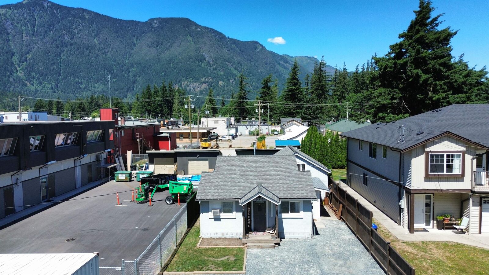 Photo de la propriété:  325 Hudson Bay Street  BC V0X 1L0 