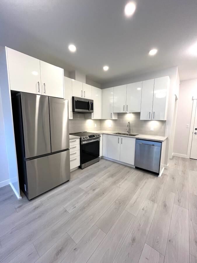 Property Photo:  32690 14th Avenue  BC V2V 2N8 