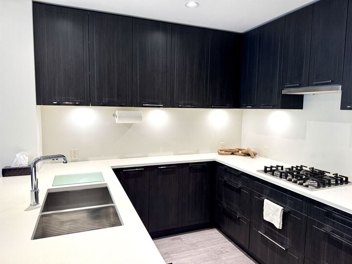 Property Photo: 6633 Cambie Street 106 BC V6P 0E5