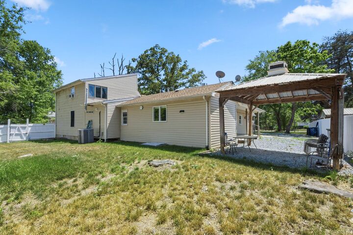 Property Photo:  8304 Dangerfield Place  MD 20735 