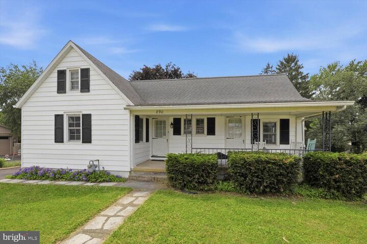 Property Photo:  890 Melrose Lane  PA 17402 