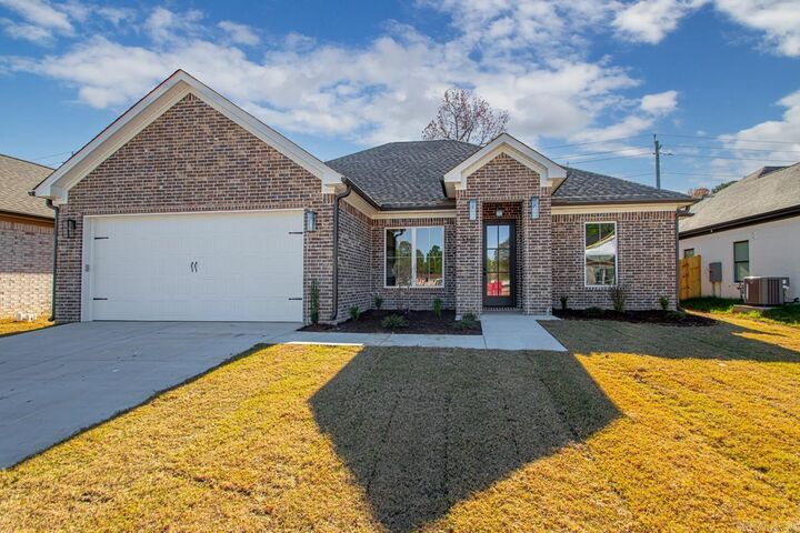 Property Photo: 3881 Spencer Crossing Drive AR 72019