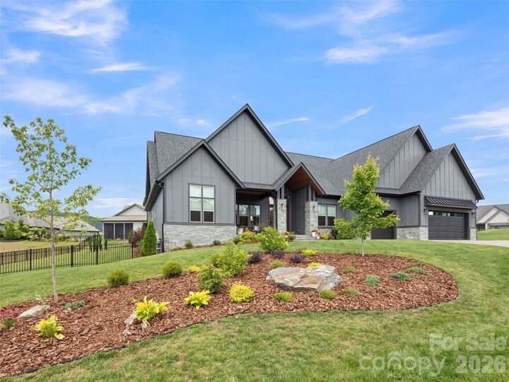 Property Photo:  582 Daniel Circle Drive  NC 28759 