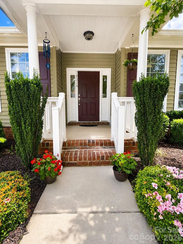 Property Photo:  18210 Ebenezer Drive  NC 28031 