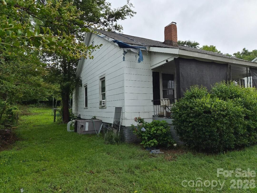 Property Photo:  6 Hampton Street  SC 29055 