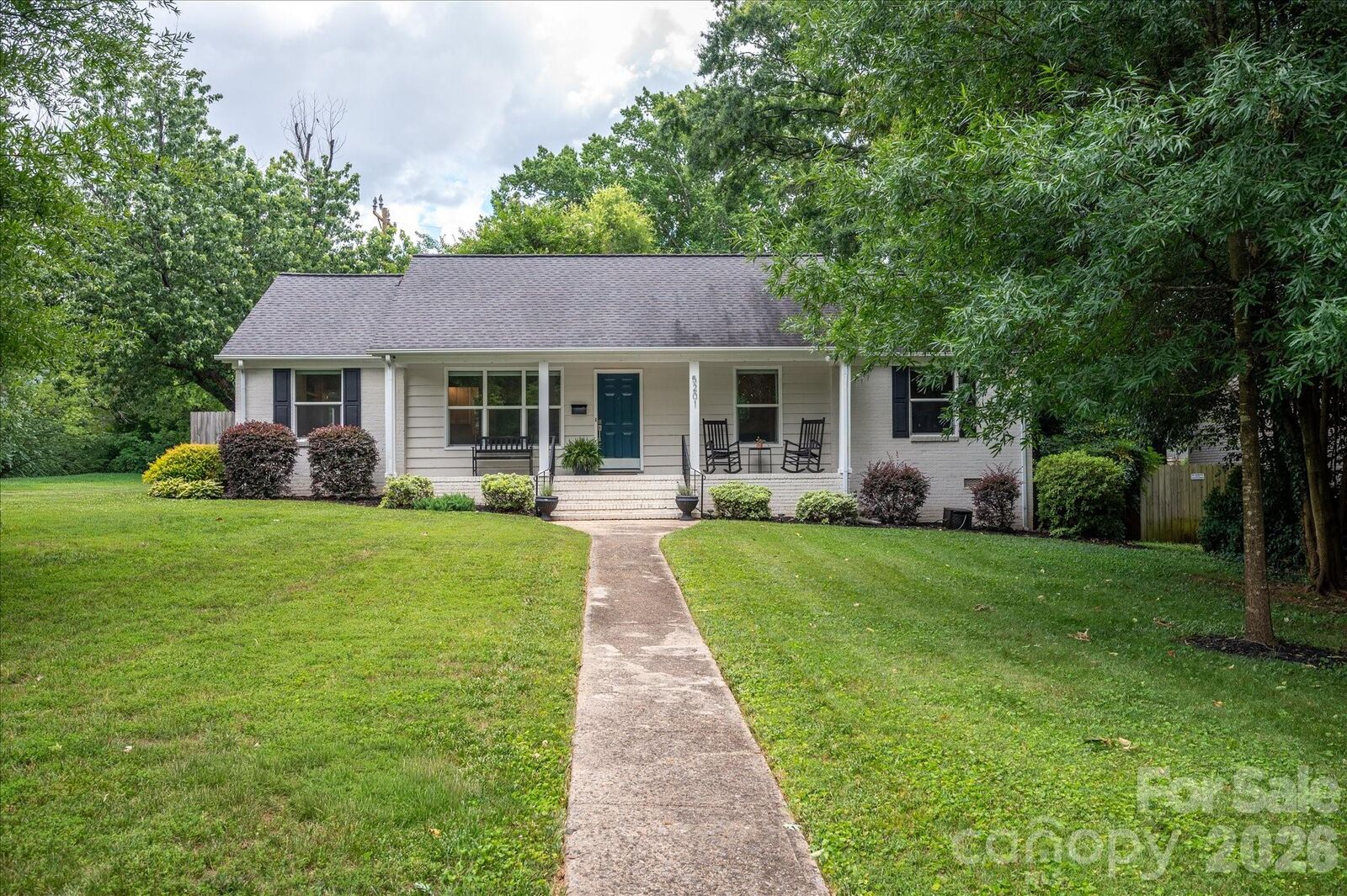 Property Photo:  5201 Glenham Drive  NC 28210 
