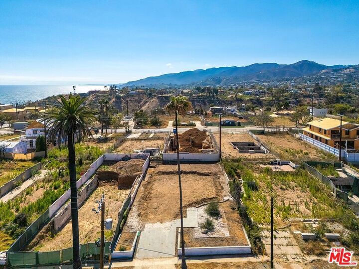 Property Photo:  625 Swarthmore Ave  CA 90272 