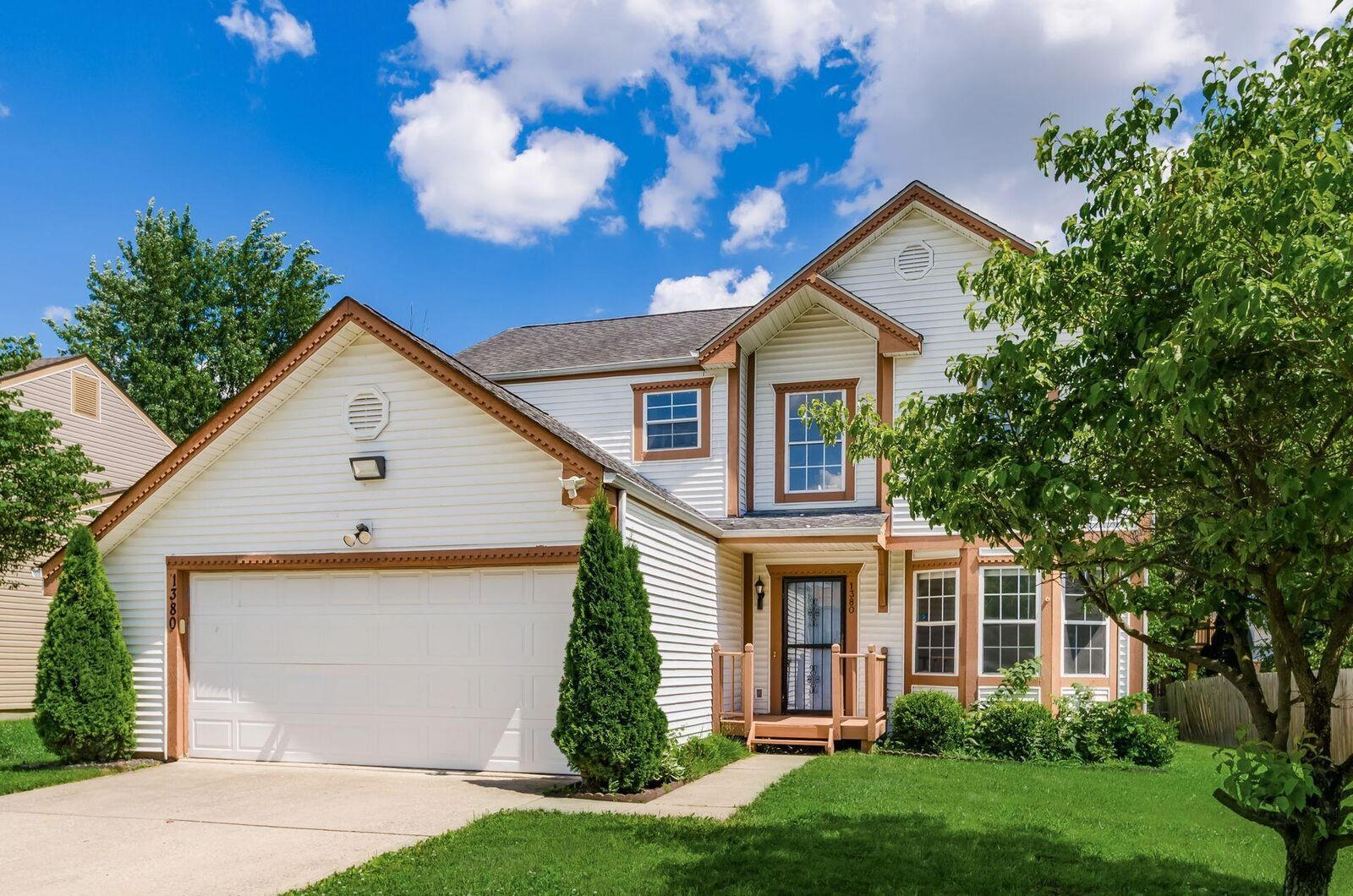 Property Photo: 1380 Stanwix Court OH 43223