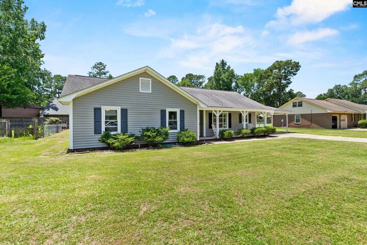 Property Photo:  1304 Fairlawn  SC 29154 