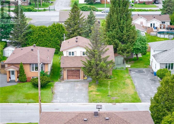 Property Photo: 3877 Macmillan Drive ON P3N 1H9