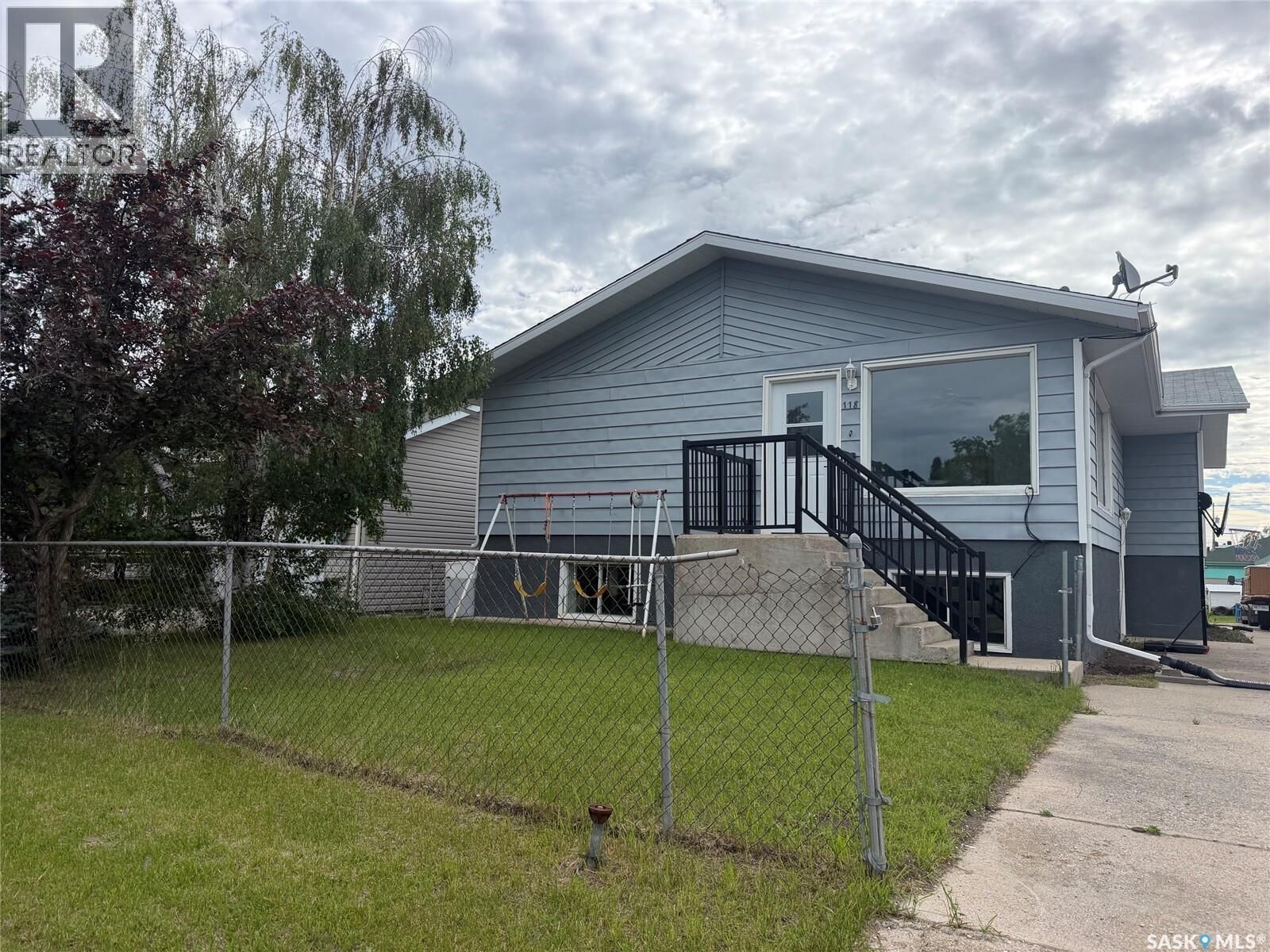 Property Photo:  118 Hudson Street  SK S0E 0Y0 