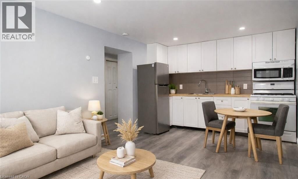 Property Photo:  104 South Street East Lower  ON N5H 1P8 
